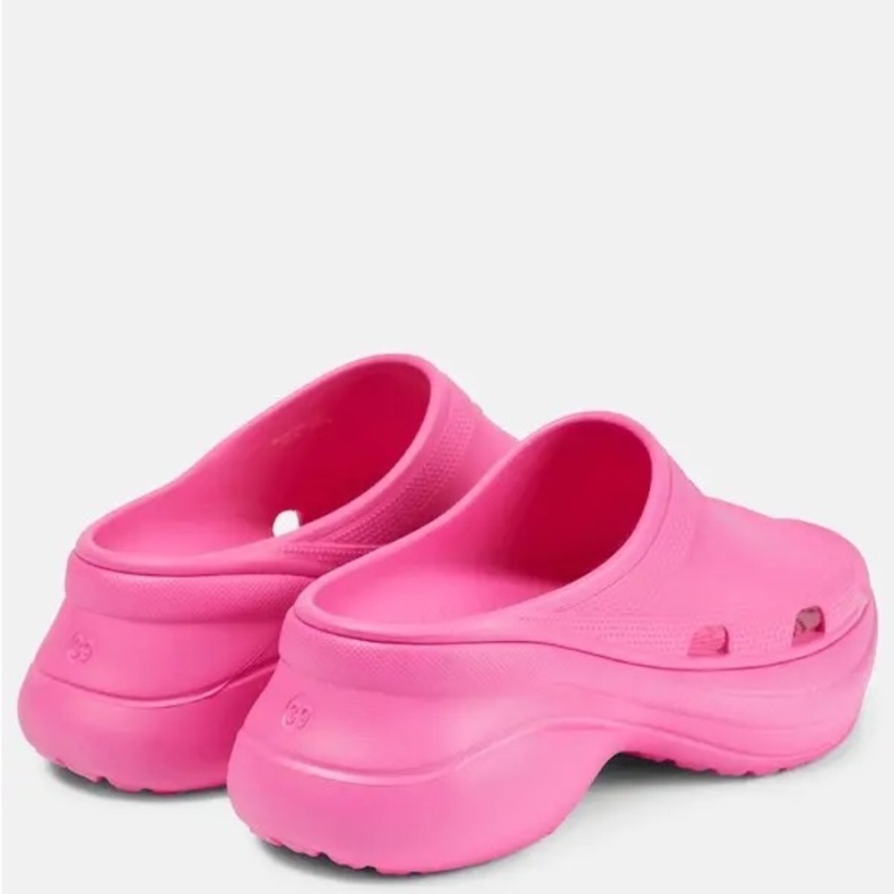 BALENCIAGA 
Pool Crocs™ Rubber Mules - Picture 4 of 7